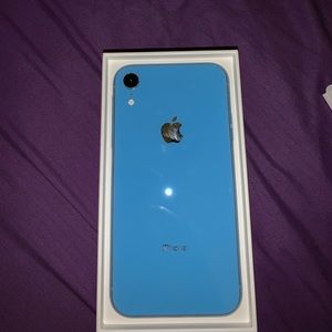 iPhone XR BLUE unlocked
